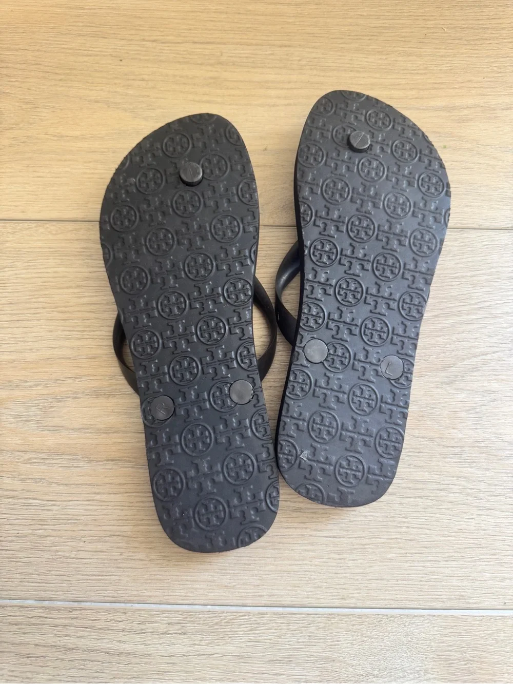 Tory Burch Brown Thongs Size 8